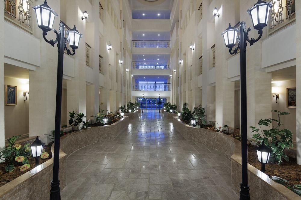 Alba Queen Hotel Sidé Extérieur photo